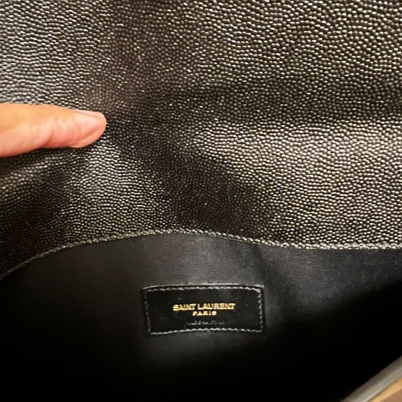 Saint Laurent- Medium envelop pouch - Picture 3 of 7